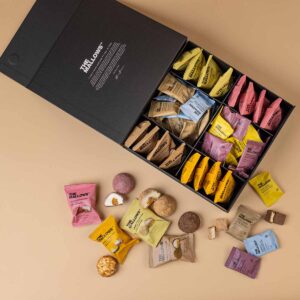 Gift box Gaveæske b2b personalegave værtindegave Signature Collection The Mallows Giftbox gourmet chokolade caramel filled skumfiduser firmagave b2b flowpacks