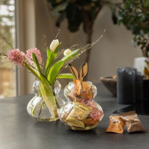Glasvase - Pernille Bülow påske gave glasvase easter vase marshmallows caramel filled karamel fyldte skumfiduser
