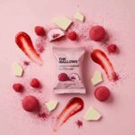 Strawberry Filled Mallows White Choc + Rich Raspberry Mallows Flowpack Jordbærfyldte skumfiduser Hvid chokolade hindbær marshmallows Emma Bülow Denmark nyhed